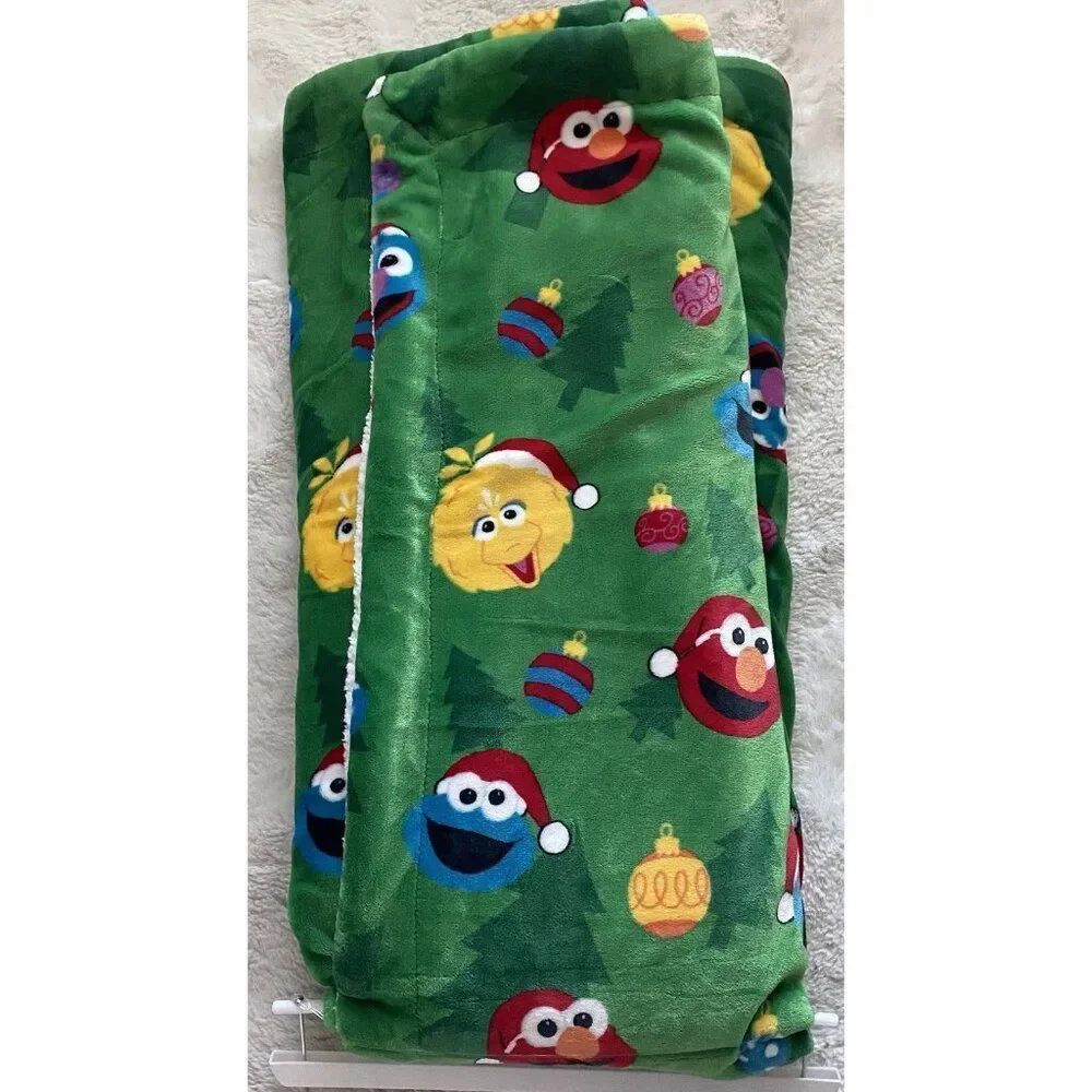 Sesame Street Christmas W/Sherpa Throw Blanket  Elmo Cookie Monster Big Bird NEW